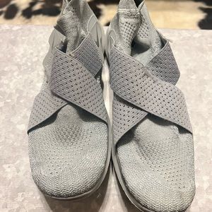 Nike Free Run Motion Flyknit No Laces